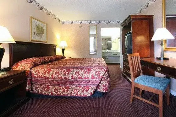 American Inn & Suites