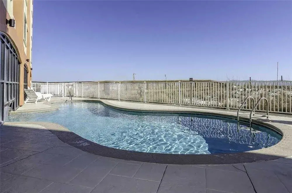 Harbour Place 109 - 3 Br condo by RedAwning