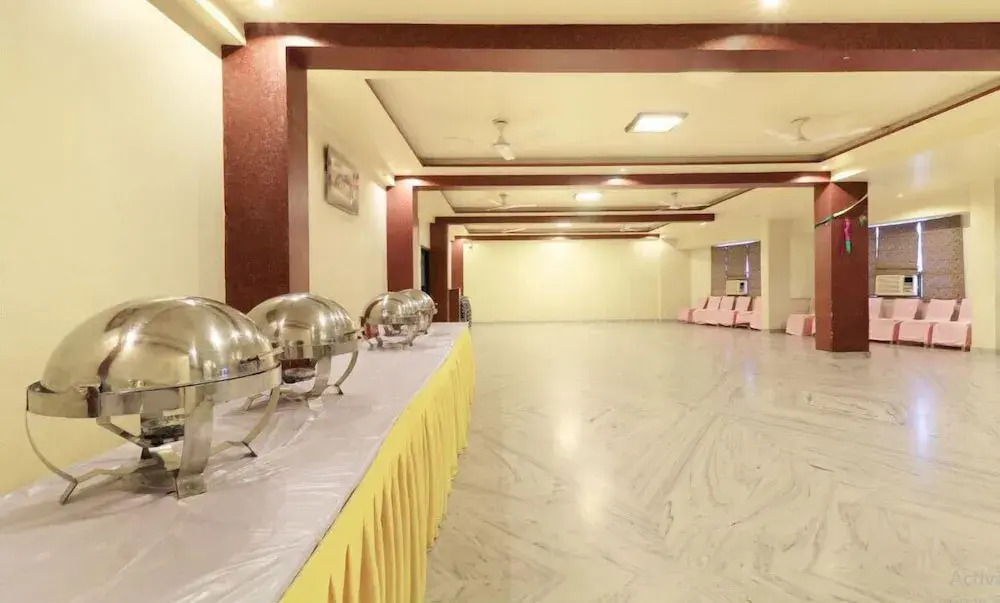 Jypore Saffron Inn & Suites