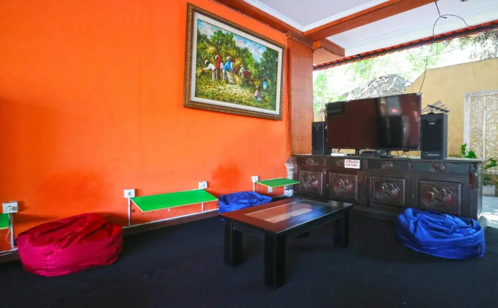Mirah Hostel