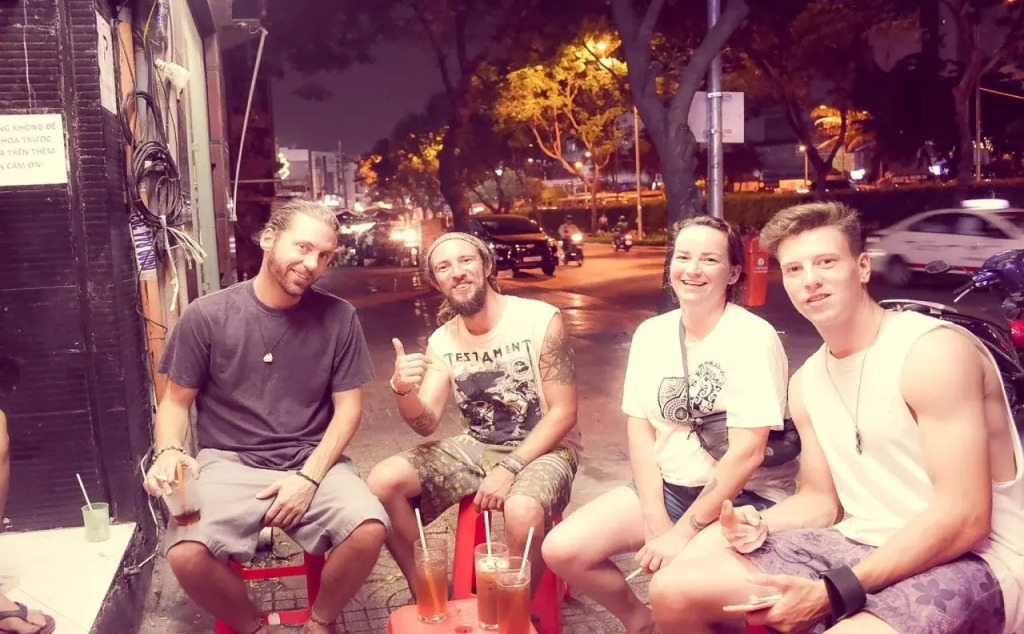 Hangout Hostel HCM