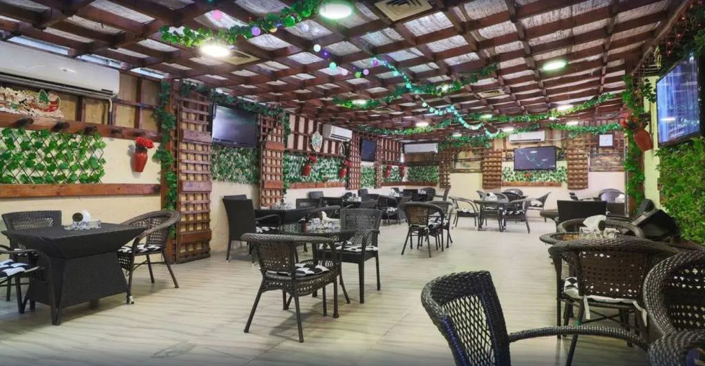 OYO 332 Syaj Hotel
