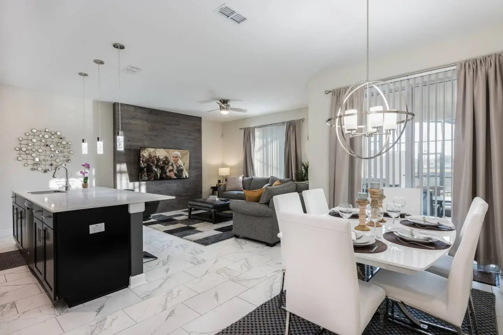 Luxury house in Storey Lake