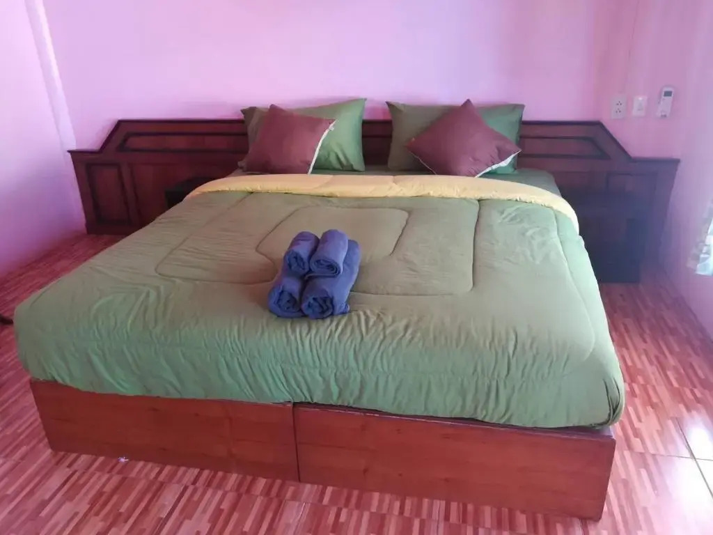 Chomlay Room & Restaurant