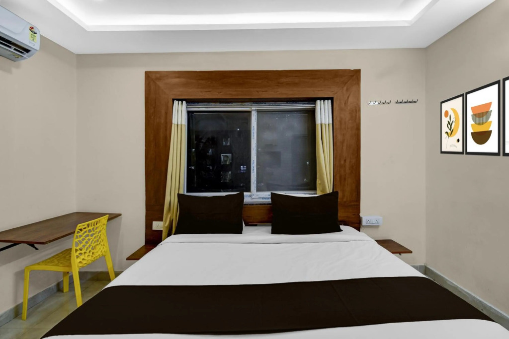Super Townhouse Financial District Gachibowli Formerly Srinika Inn