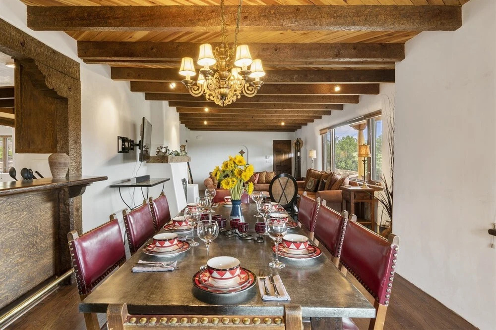 Cielo Lindo - Secluded Southwestern Retreat Within Minutes of Downtown