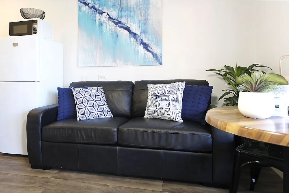Apartments 521