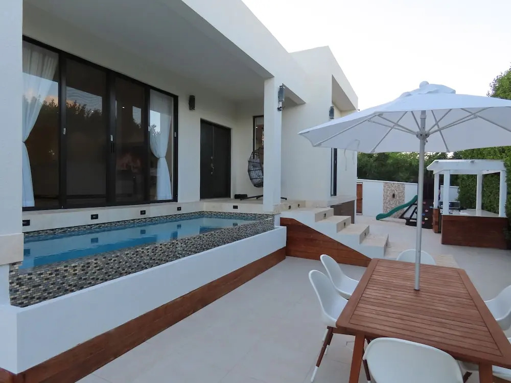 The White House TCI Guest House