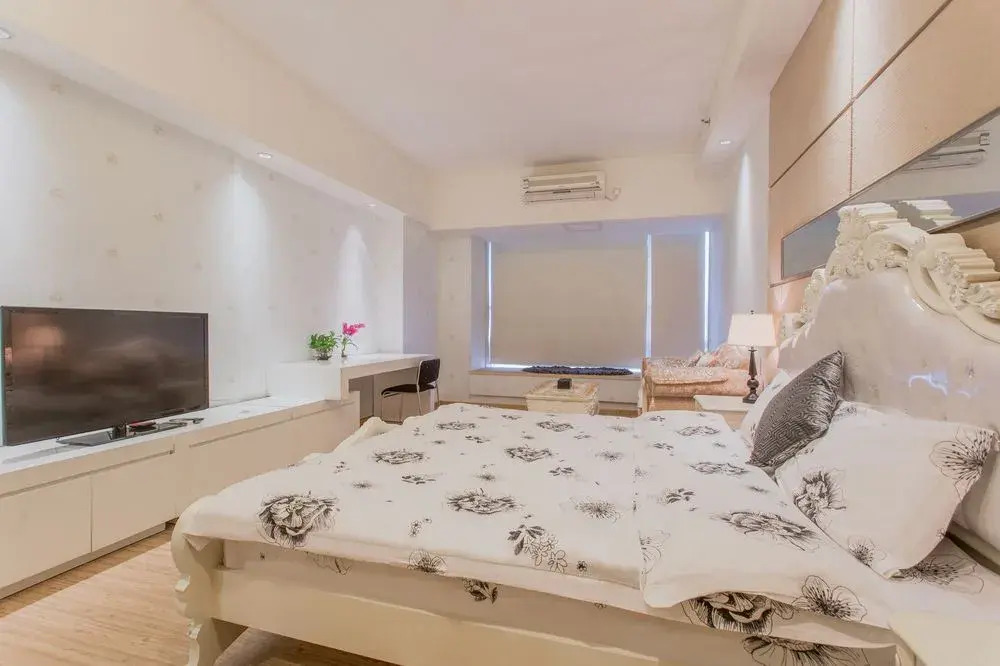 Yoyo Wales Apartment