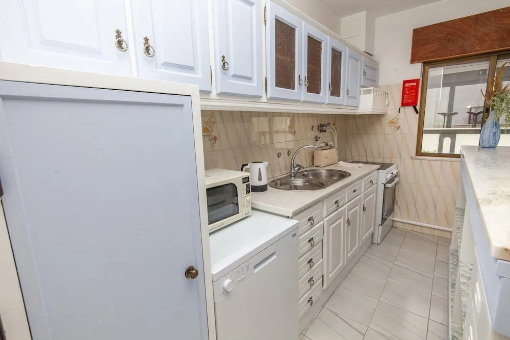 B78 - Fragoso Downtown Apartment