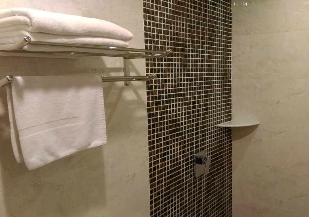 Chariton Hotel Nusa Bestari