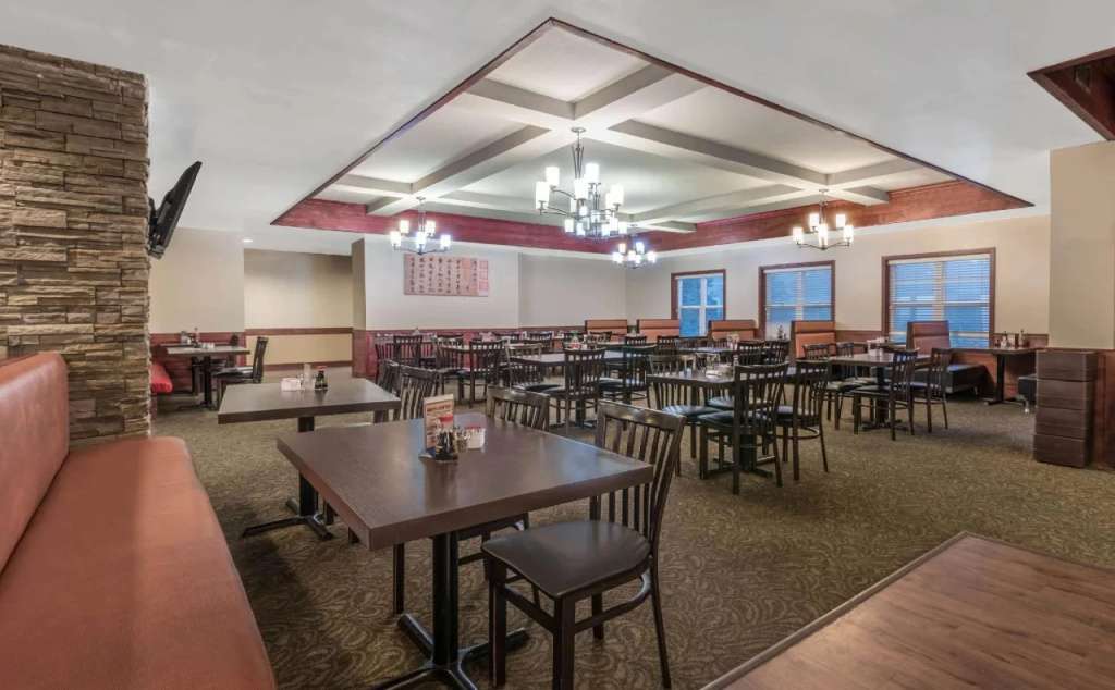 Clarion Hotel & Suites Williston