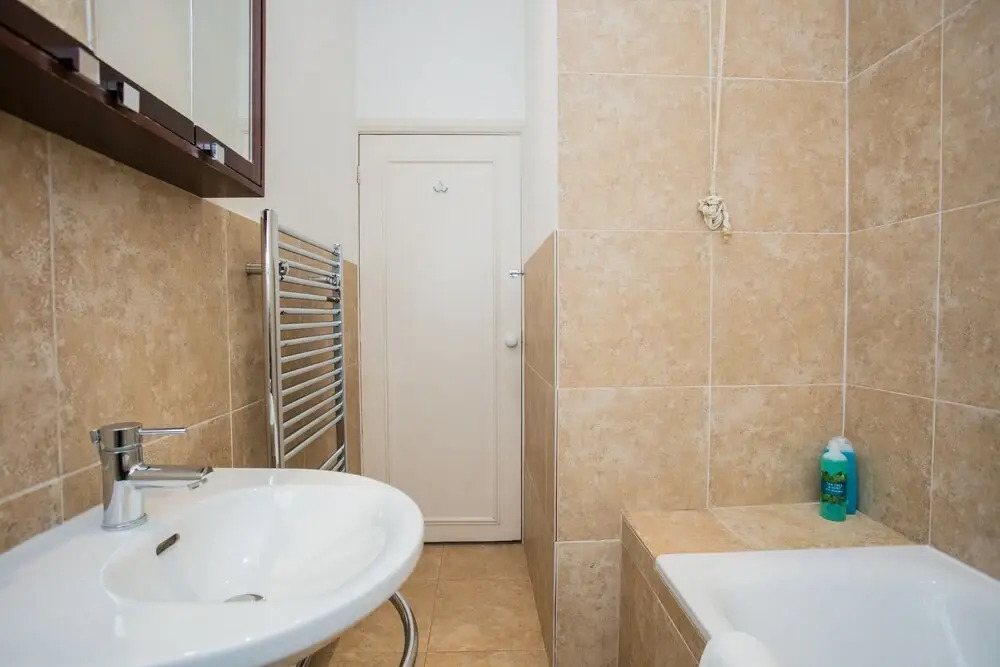 2 Bedroom Apartment In Chelsea