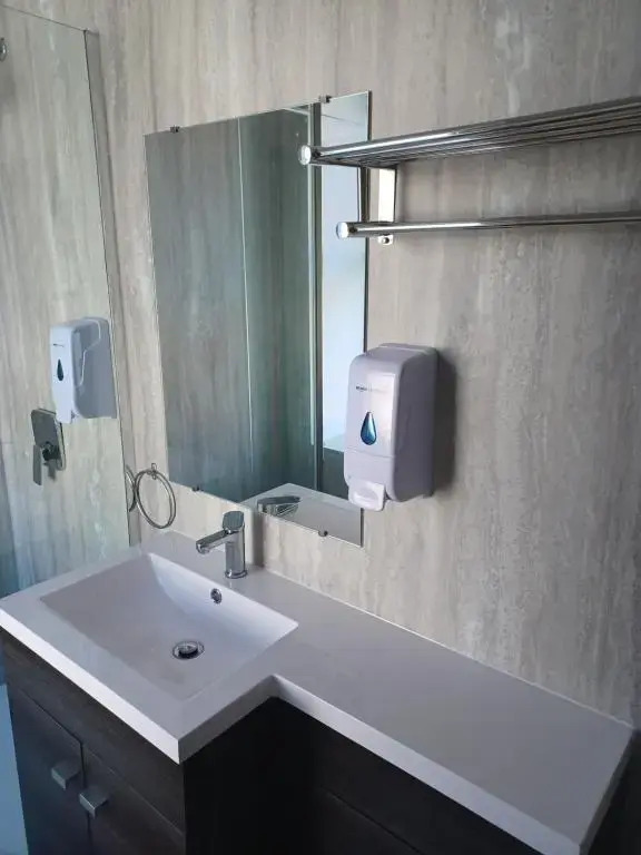 Voyage Hostel - Beds & Rooms with shared kitchen