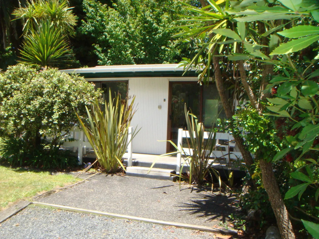 Colonial House Motel