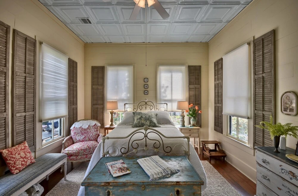 Heritage Sunday House