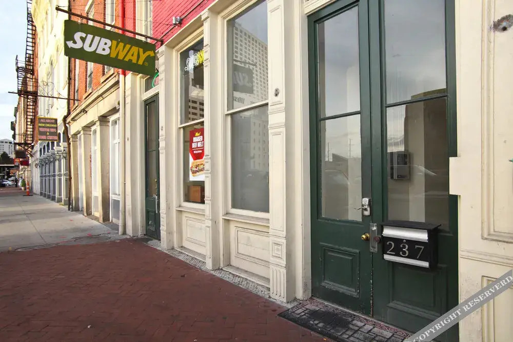 Hosteeva French Quarter Luxury Condo