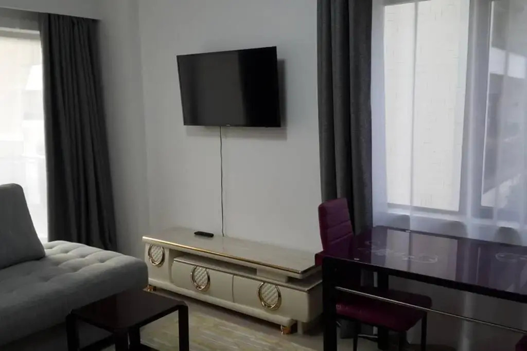 Lovely modern cozy private one bedroom apartment