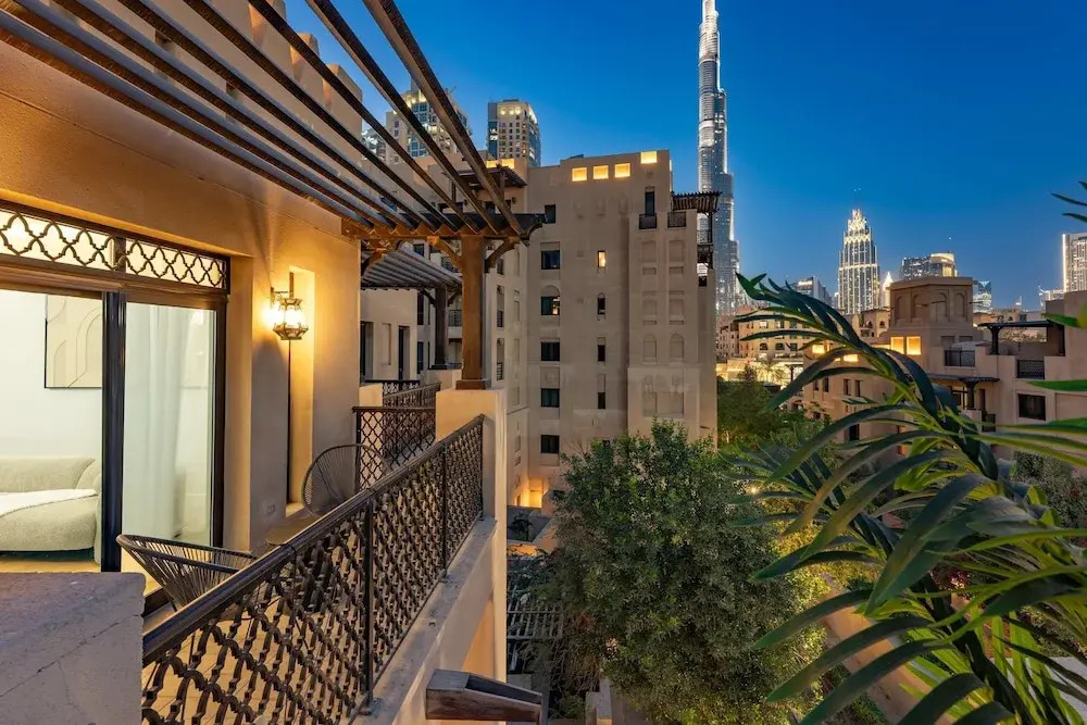 Luxury 2BR Apartment With Full Burj Khalifa View 2-min Walk to Dubai Mall