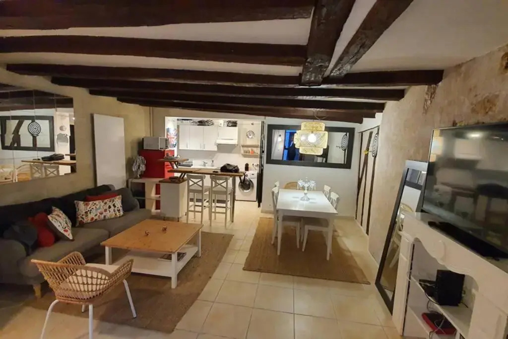 MAISON GÎTE ENTIER EN HYPER HYPER CENTRE AUX COEUR DES HALLES de TOURS de 2 à 7 PERSONNES
