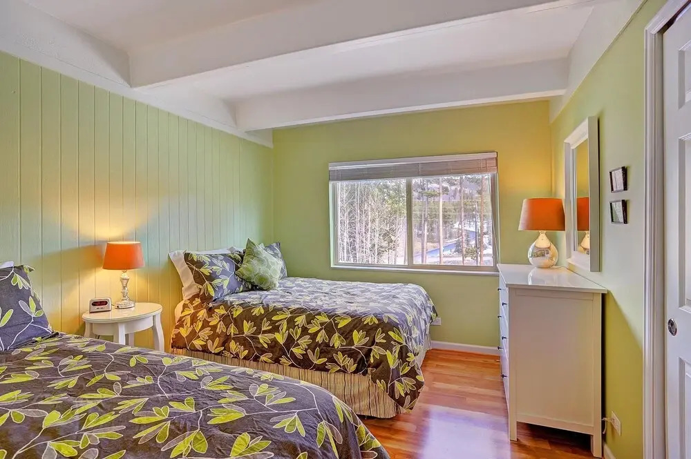 Ski and Racquet Club Condo