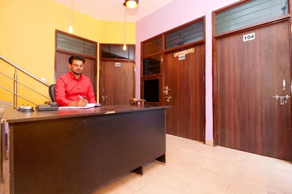 Oyo 39852 Hotel Noor