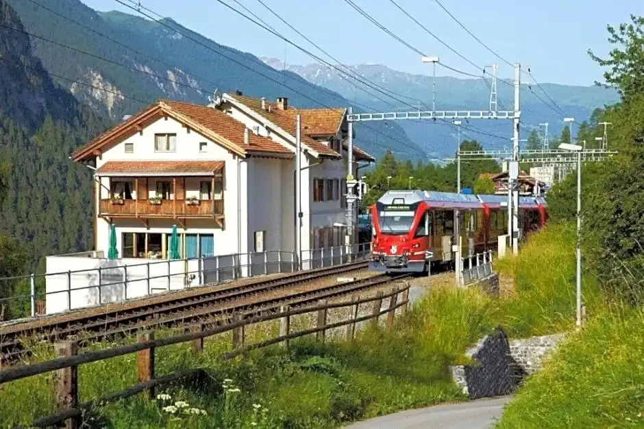 Hotel Grischuna AG