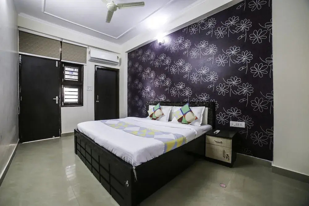 OYO Home 17383 Elegant 3BHK