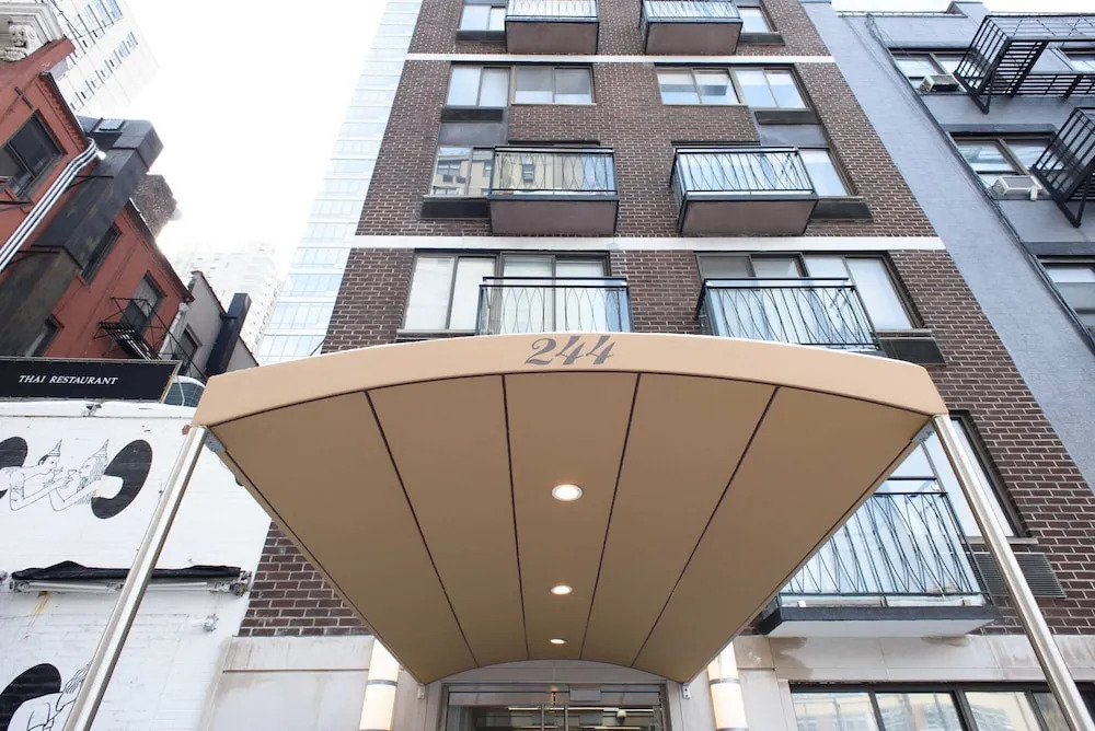 75-3c Brand New Duplex 3BR W D in the Unit