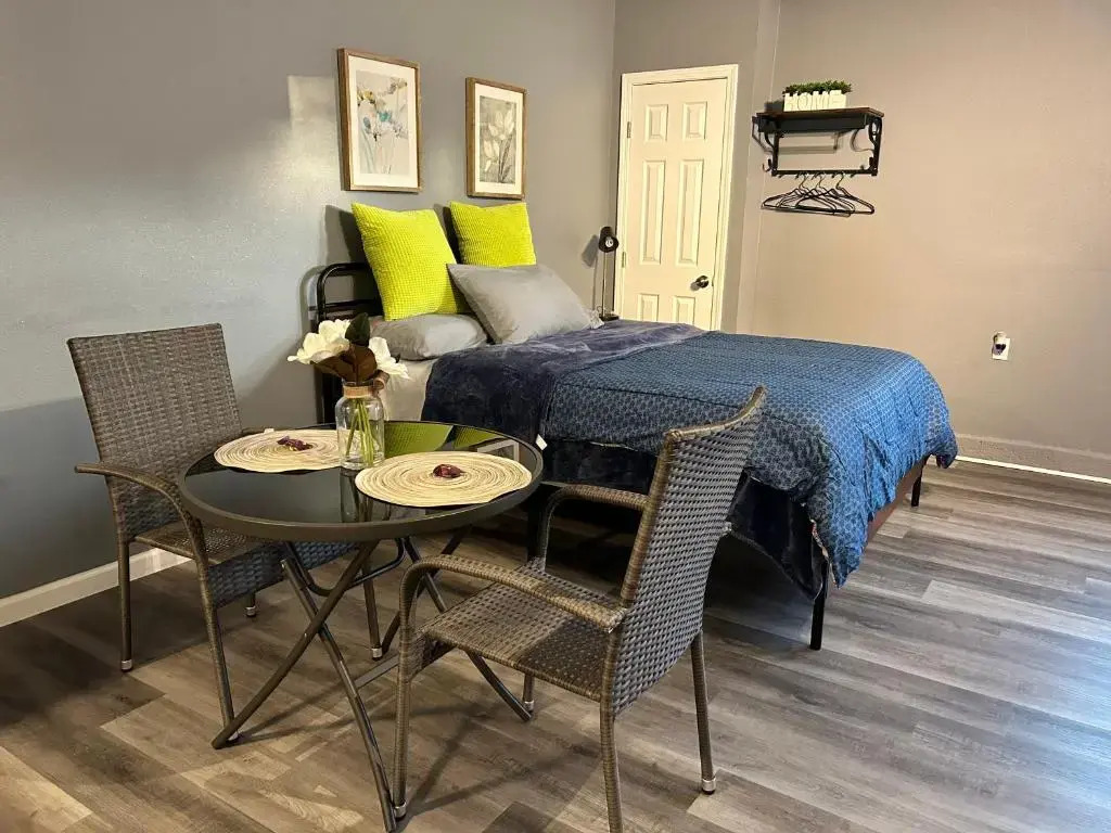 Spacious Studio with Private Entry