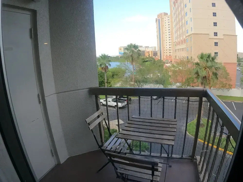 Cozy Condos Near Universal & Seaworld