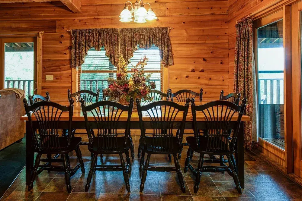 Douglas Lake Hilltop Hideaway