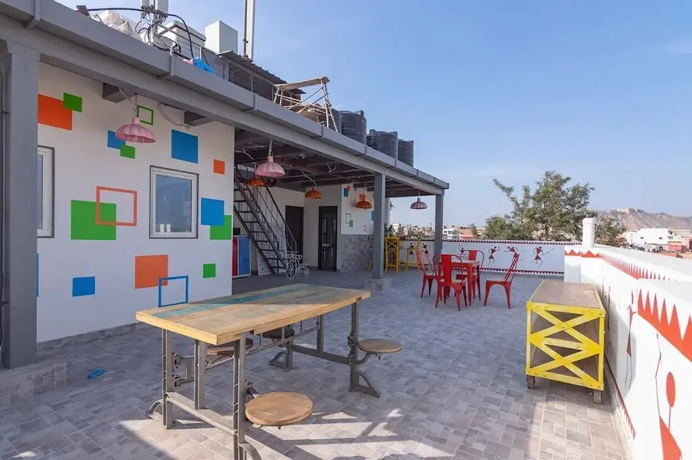 House of Backpackers