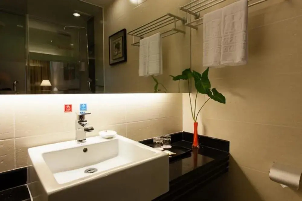Junhong Hotel