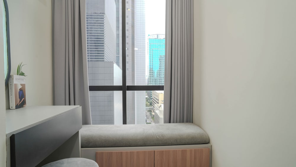 Urban Grey 1Br At Sudirman Suites Apartment