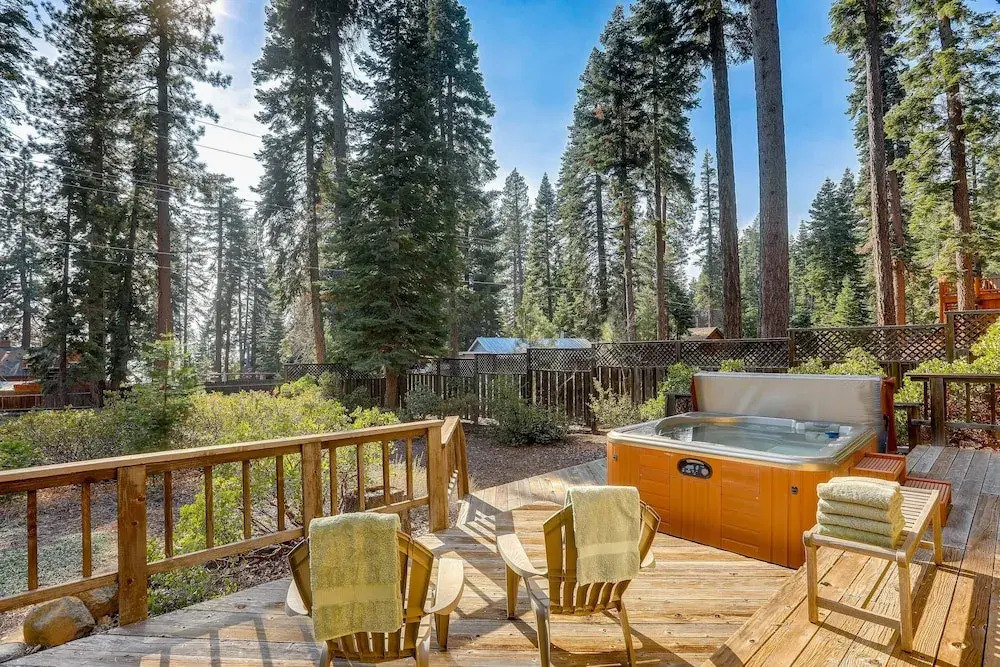 Spacious Tahoe Vista Cabin: Hot Tub, Walk to Beach