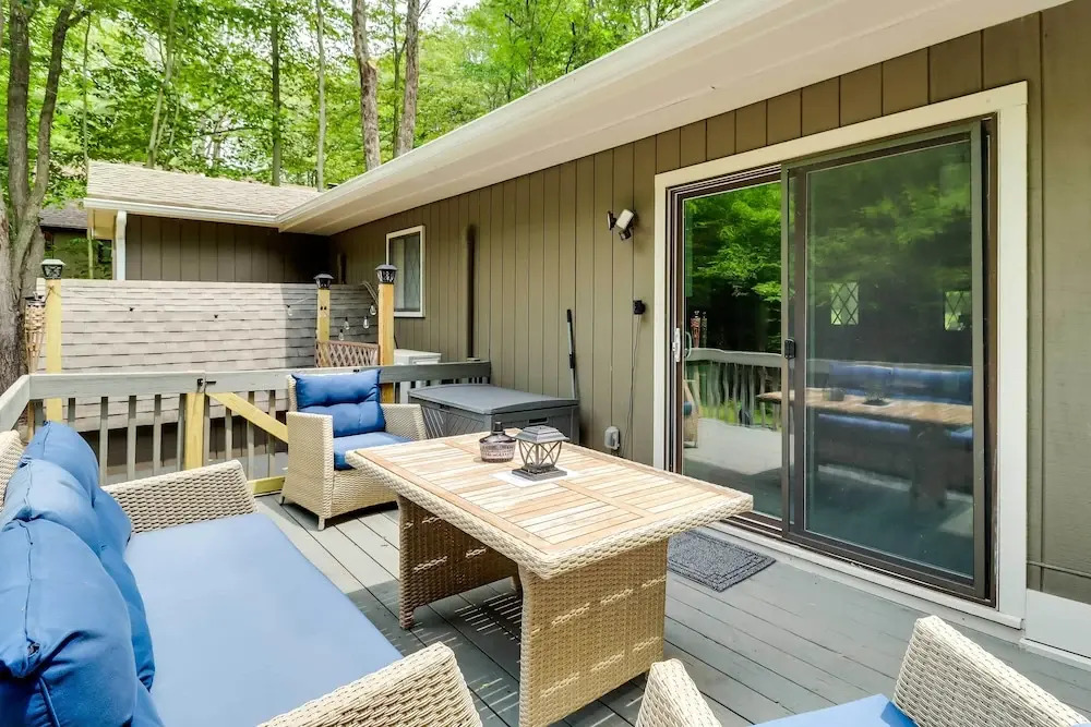 Hot Tub & Fire Pit! Gem in Big Bass Lake Community