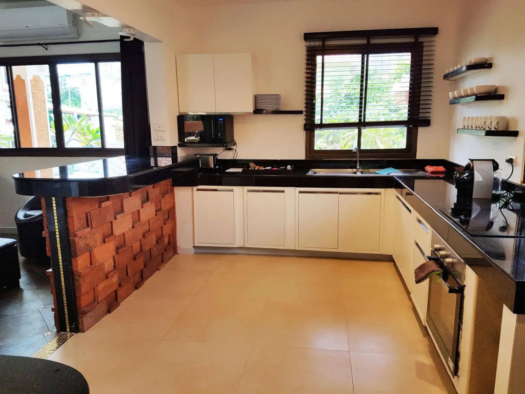 HIDELAND Luxury Pool Villa Pattaya Walking Street