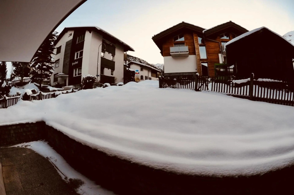 Emelie Zermatt 4****