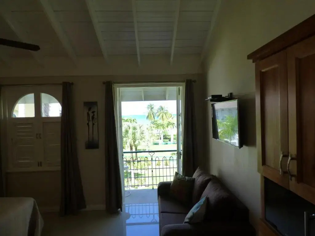 Beach Studio 30