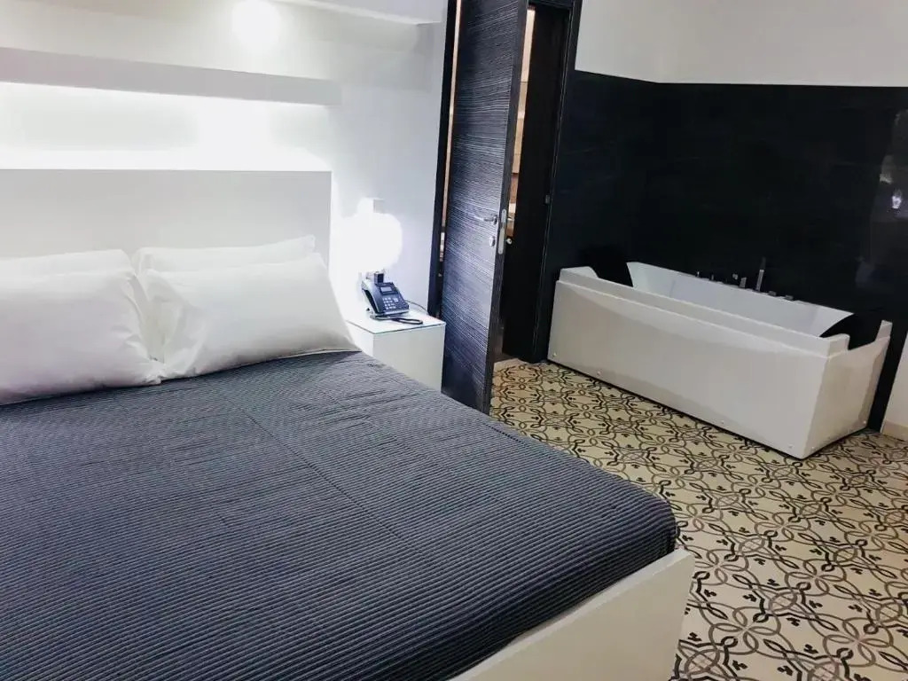 VILLA ADELAIDE SUITE & ROOM