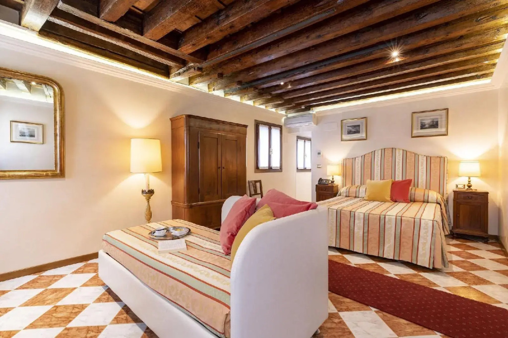 Palazzo Schiavoni Residenza depoca & Suite-Apartments
