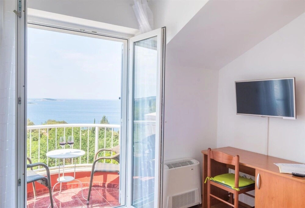 Apartments and Rooms Villa Bouganvillea