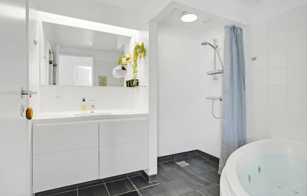 Nice Apartment in Ebeltoft With 2 Bedrooms, Sauna and Wifi