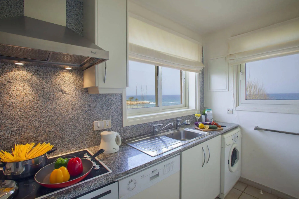 Alia Seafront Suite
