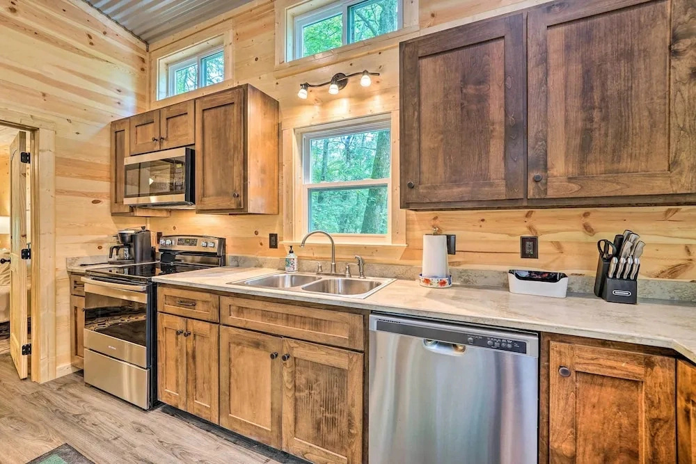Swim, Hike & Unwind: Dual-cabin Gem in Broken Bow