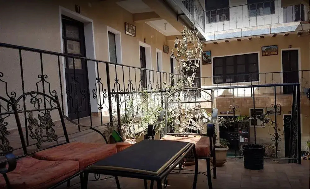 Alojamiento El Turista - Hostel