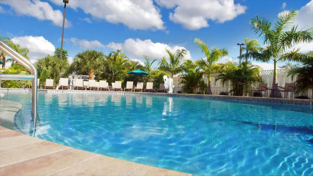 Spark by Hilton Sarasota Siesta Key Gateway