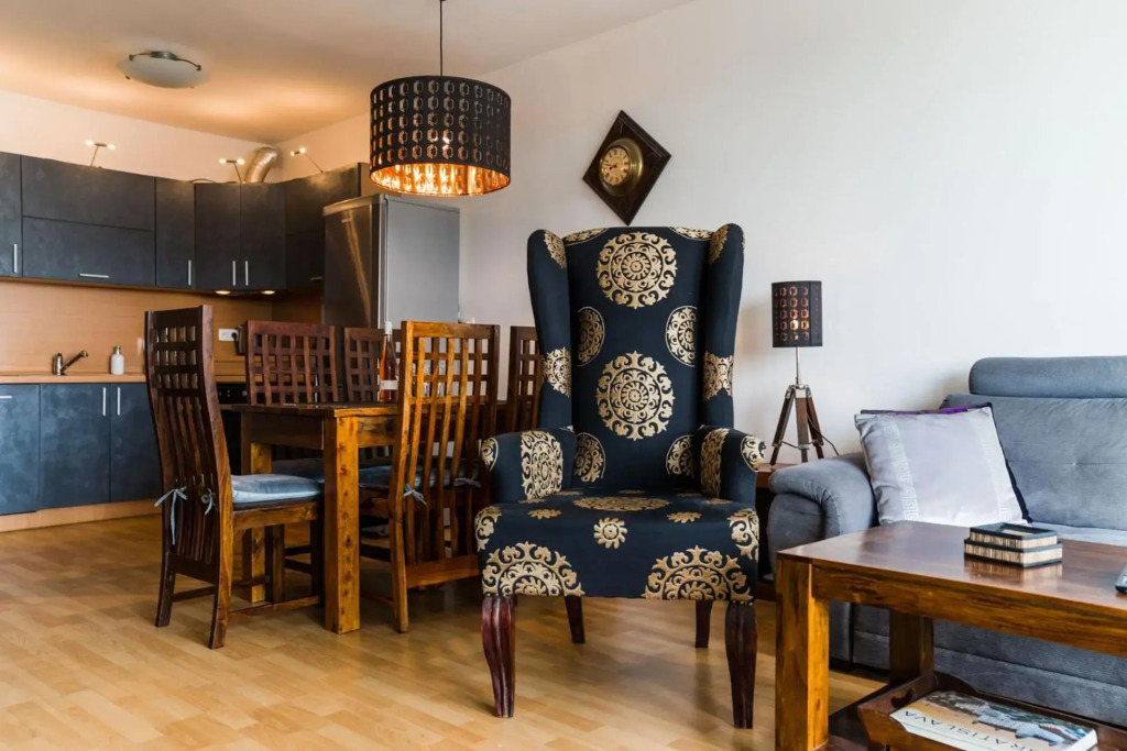 Comfy condo & FREE parking