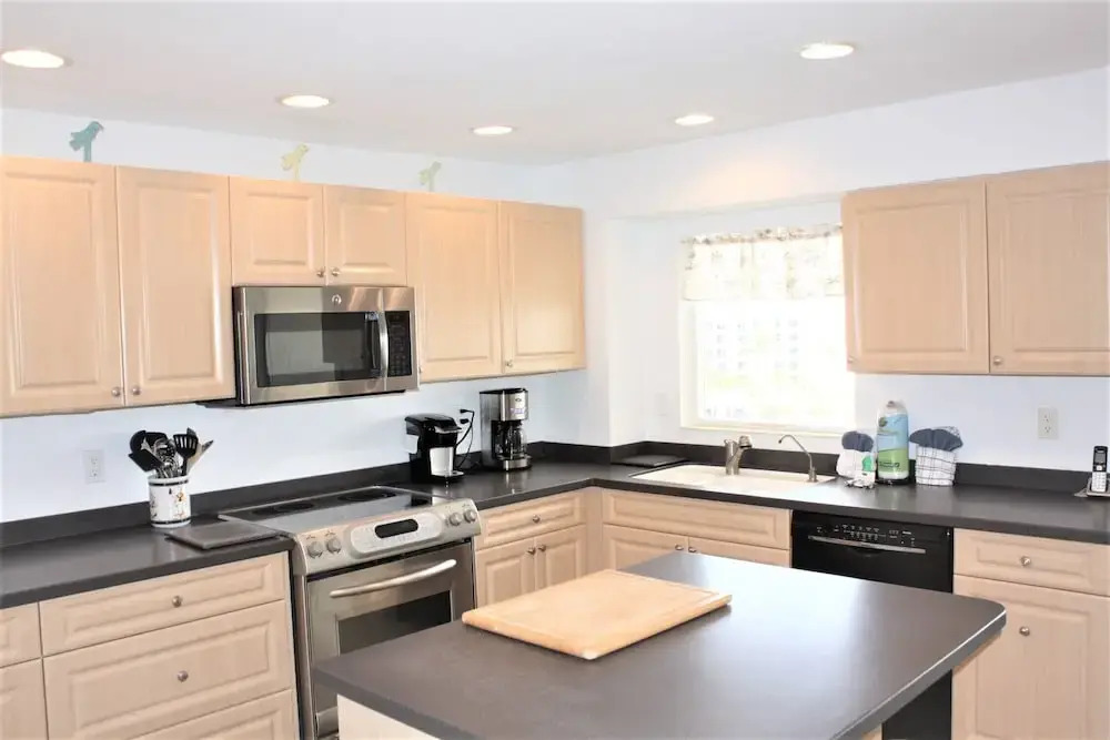 Jamaica Royale - 503 - 2 Br Condo